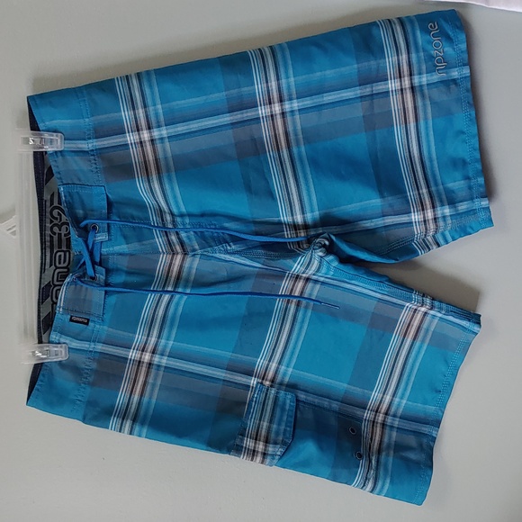 Ripzone Swim Shorts Size Med - Picture 1 of 7